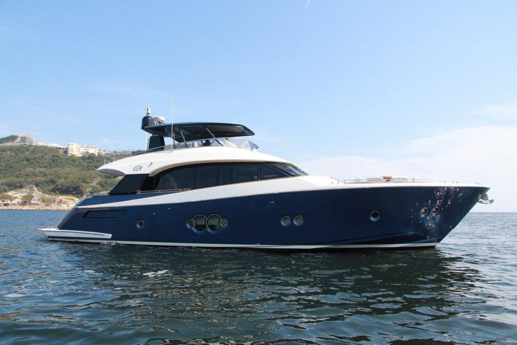 Yacht Type: Luxury Yacht